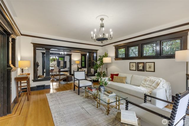 1000 15th Avenue E, Seattle, WA 98112