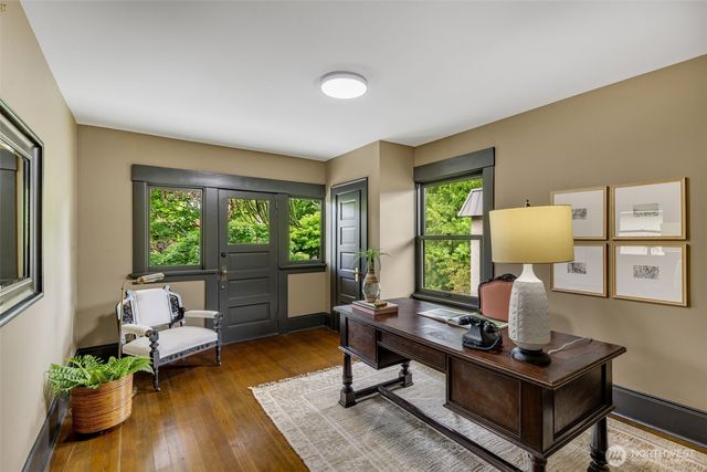 1000 15th Avenue E, Seattle, WA 98112
