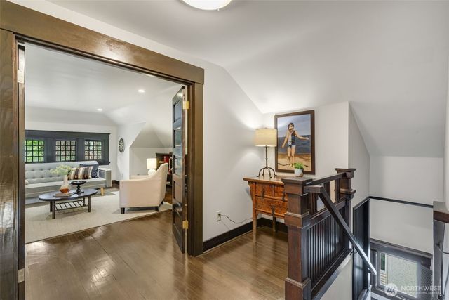 1000 15th Avenue E, Seattle, WA 98112