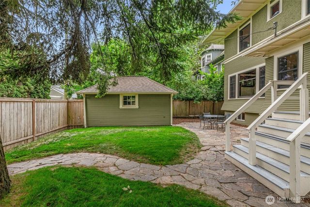 1000 15th Avenue E, Seattle, WA 98112