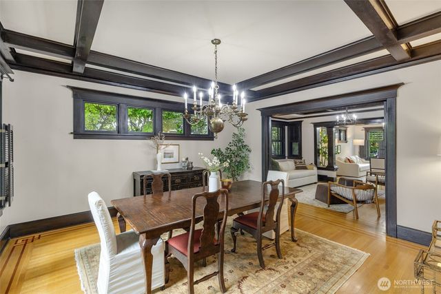 1000 15th Avenue E, Seattle, WA 98112