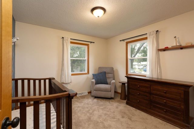 2308 Royal Drive, Cedar Falls, IA 50613