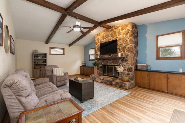 2308 Royal Drive, Cedar Falls, IA 50613