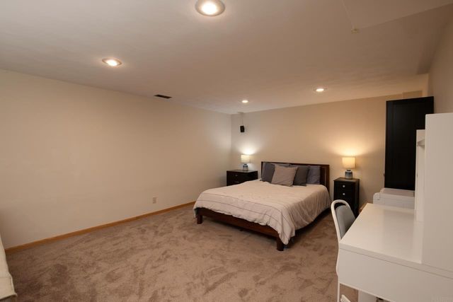 2308 Royal Drive, Cedar Falls, IA 50613