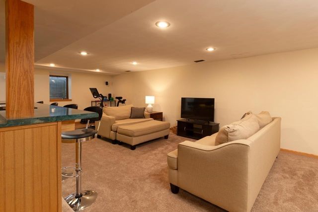 2308 Royal Drive, Cedar Falls, IA 50613