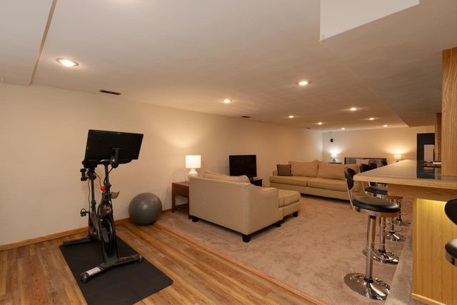 2308 Royal Drive, Cedar Falls, IA 50613