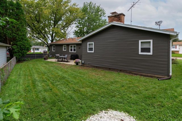 2308 Royal Drive, Cedar Falls, IA 50613