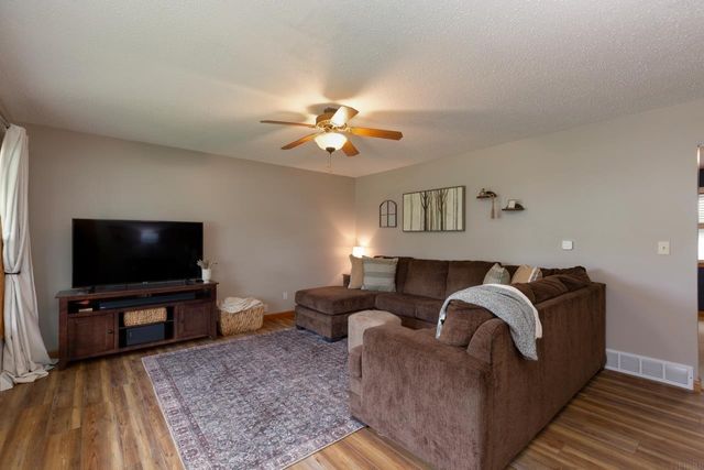 2308 Royal Drive, Cedar Falls, IA 50613