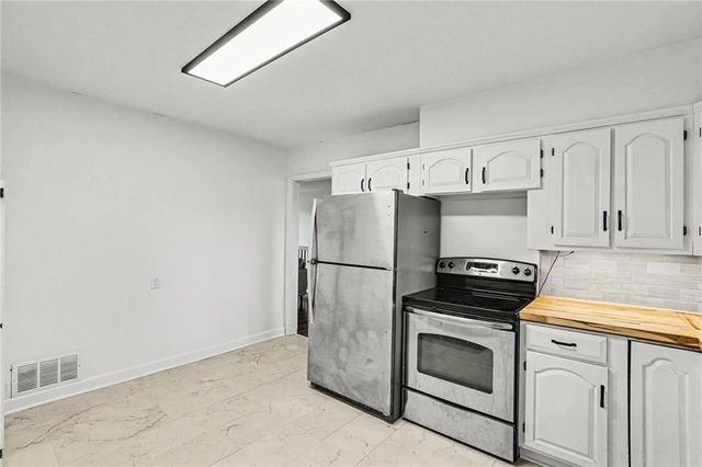 7503 Harry S Truman Road, Grandview, MO 64030