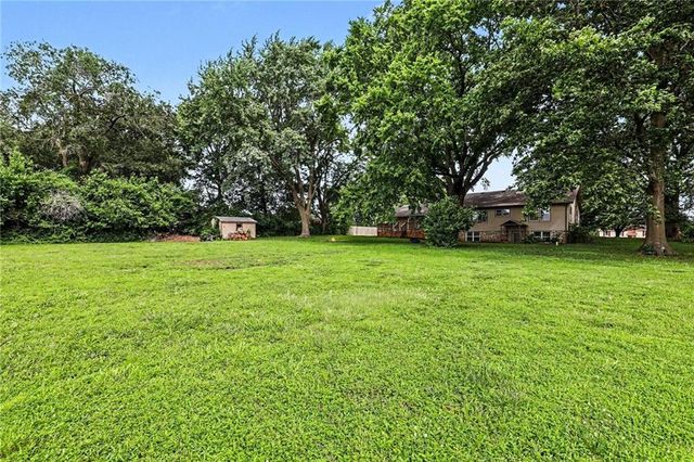 7503 Harry S Truman Road, Grandview, MO 64030