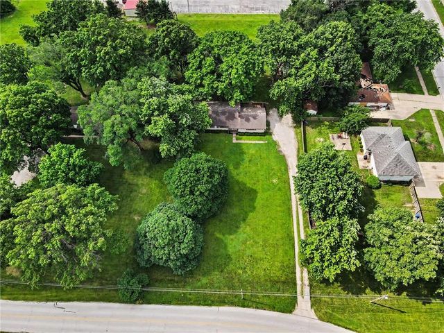 7503 Harry S Truman Road, Grandview, MO 64030