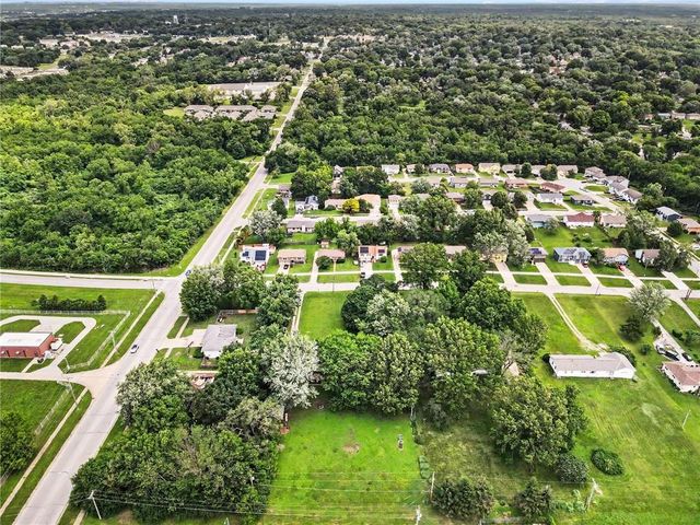 7503 Harry S Truman Road, Grandview, MO 64030