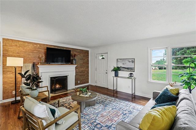 7503 Harry S Truman Road, Grandview, MO 64030