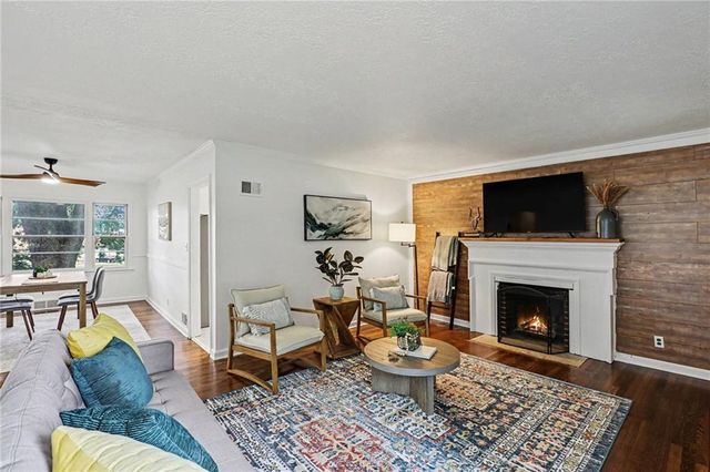 7503 Harry S Truman Road, Grandview, MO 64030