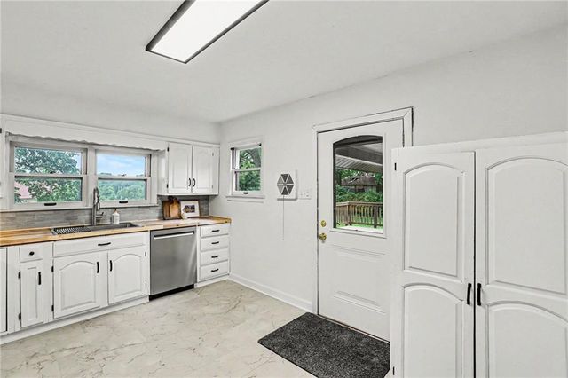 7503 Harry S Truman Road, Grandview, MO 64030