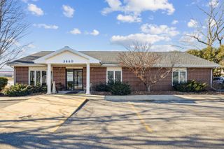 3640 Canterbury Court, Waterloo, IA 50702