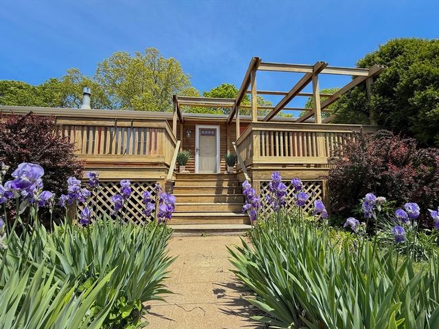 3 Teal Cir, Fairhaven, MA 02719
