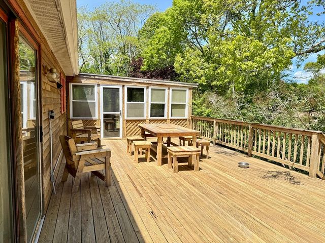 3 Teal Cir, Fairhaven, MA 02719