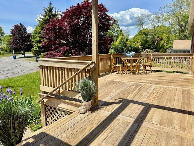 3 Teal Cir, Fairhaven, MA 02719