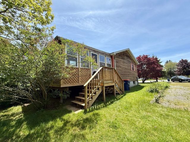 3 Teal Cir, Fairhaven, MA 02719