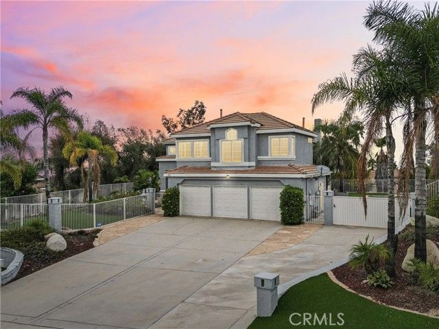 901 Clearwood Avenue, Riverside, CA 92506