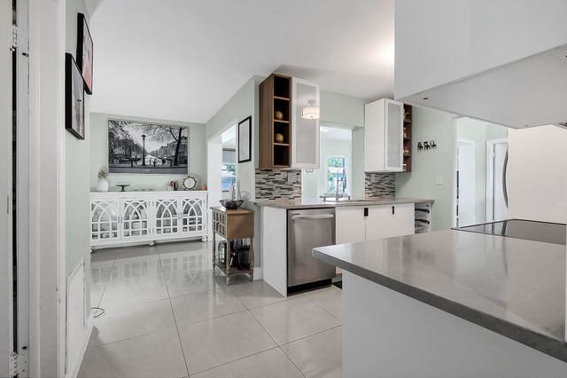 7204 NW 71st Avenue, Tamarac, FL 33321