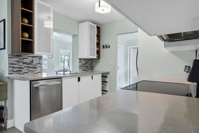 7204 NW 71st Avenue, Tamarac, FL 33321