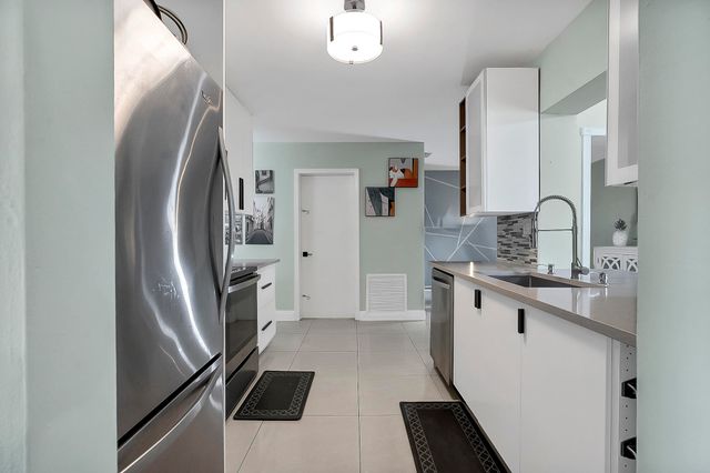 7204 NW 71st Avenue, Tamarac, FL 33321