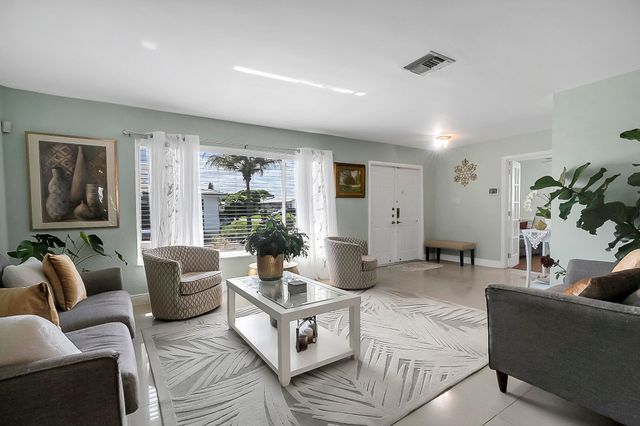 7204 NW 71st Avenue, Tamarac, FL 33321