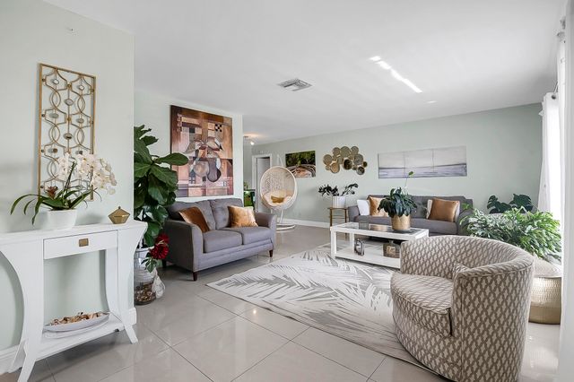 7204 NW 71st Avenue, Tamarac, FL 33321