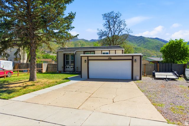 5756 S WILLOWOOD LN, South Ogden, UT 84403