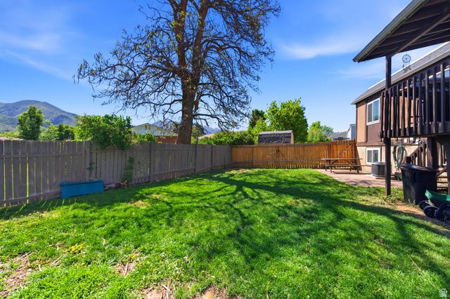 5756 S WILLOWOOD LN, South Ogden, UT 84403