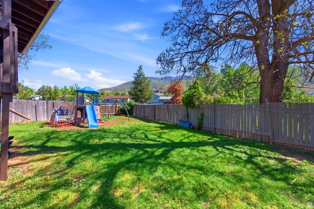5756 S WILLOWOOD LN, South Ogden, UT 84403