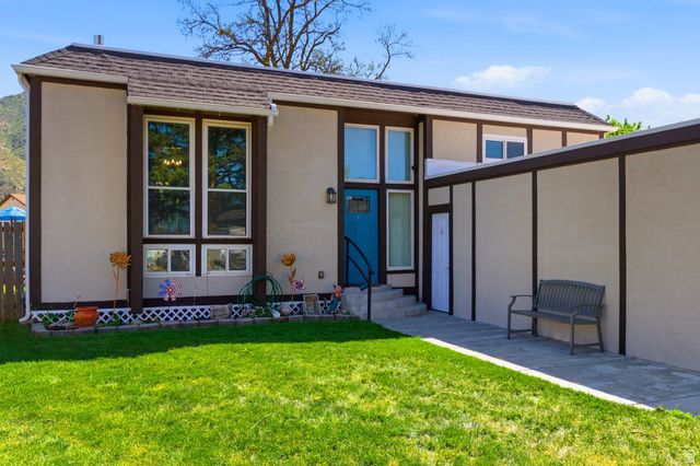 5756 S WILLOWOOD LN, South Ogden, UT 84403