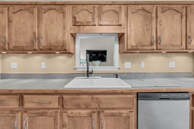 727 Ellie Nat Dr, Clarksville, TN 37040