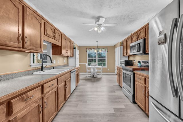 727 Ellie Nat Dr, Clarksville, TN 37040