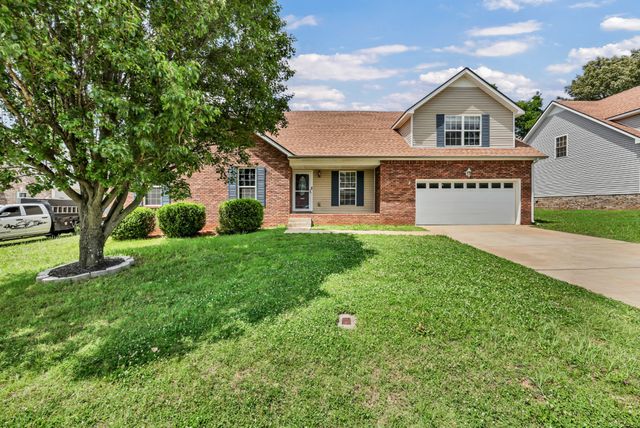 727 Ellie Nat Dr, Clarksville, TN 37040
