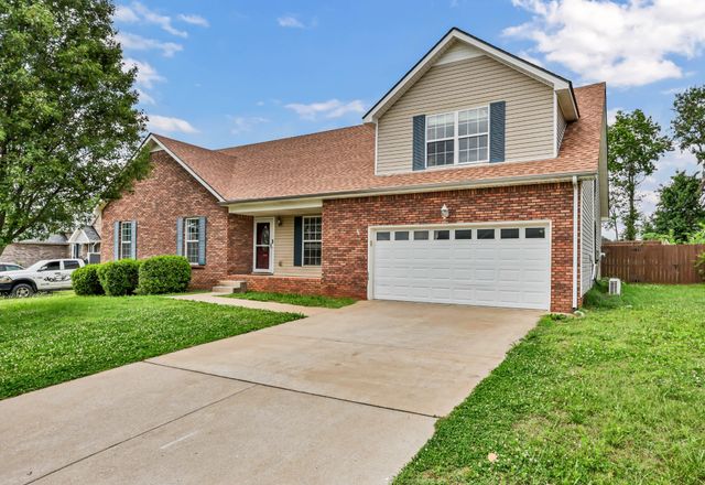 727 Ellie Nat Dr, Clarksville, TN 37040