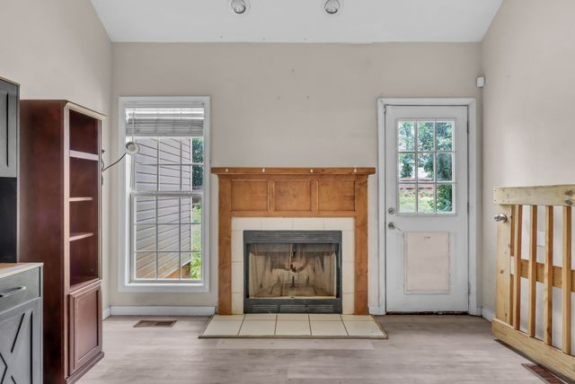 727 Ellie Nat Dr, Clarksville, TN 37040
