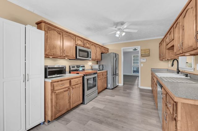 727 Ellie Nat Dr, Clarksville, TN 37040