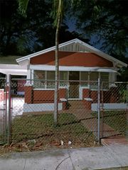 21 NW 61st St, Miami, FL 33127