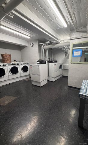 4343 Kissena Boulevard 502, Flushing, NY 11355