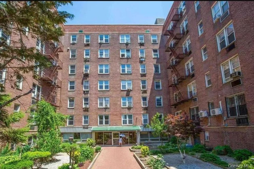 4343 Kissena Boulevard 502, Flushing, NY 11355
