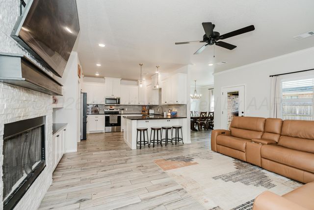 8105 PENSACOLA Avenue, Amarillo, TX 79118