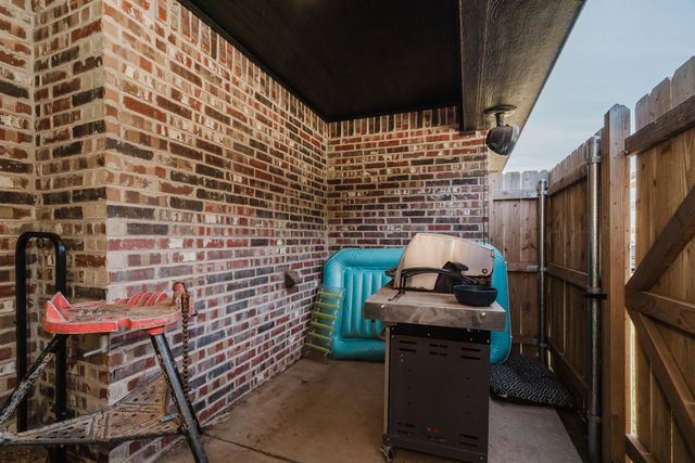 8105 PENSACOLA Avenue, Amarillo, TX 79118