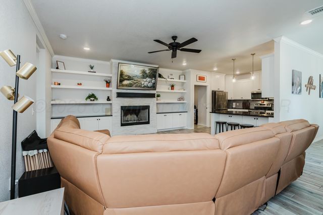 8105 PENSACOLA Avenue, Amarillo, TX 79118