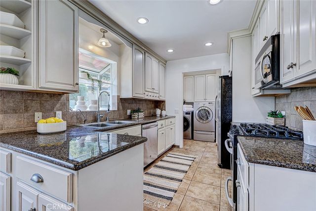 12509 Manor, Hawthorne, CA 90250