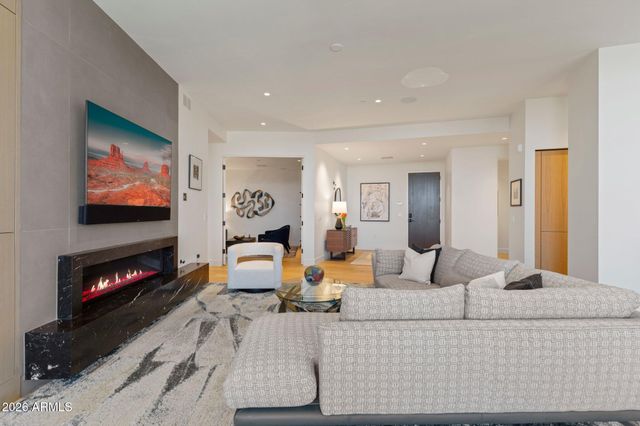 5000 N CAMELBACK RIDGE Drive 208, Scottsdale, AZ 85251