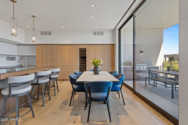 5000 N CAMELBACK RIDGE Drive 208, Scottsdale, AZ 85251