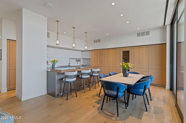 5000 N CAMELBACK RIDGE Drive 208, Scottsdale, AZ 85251